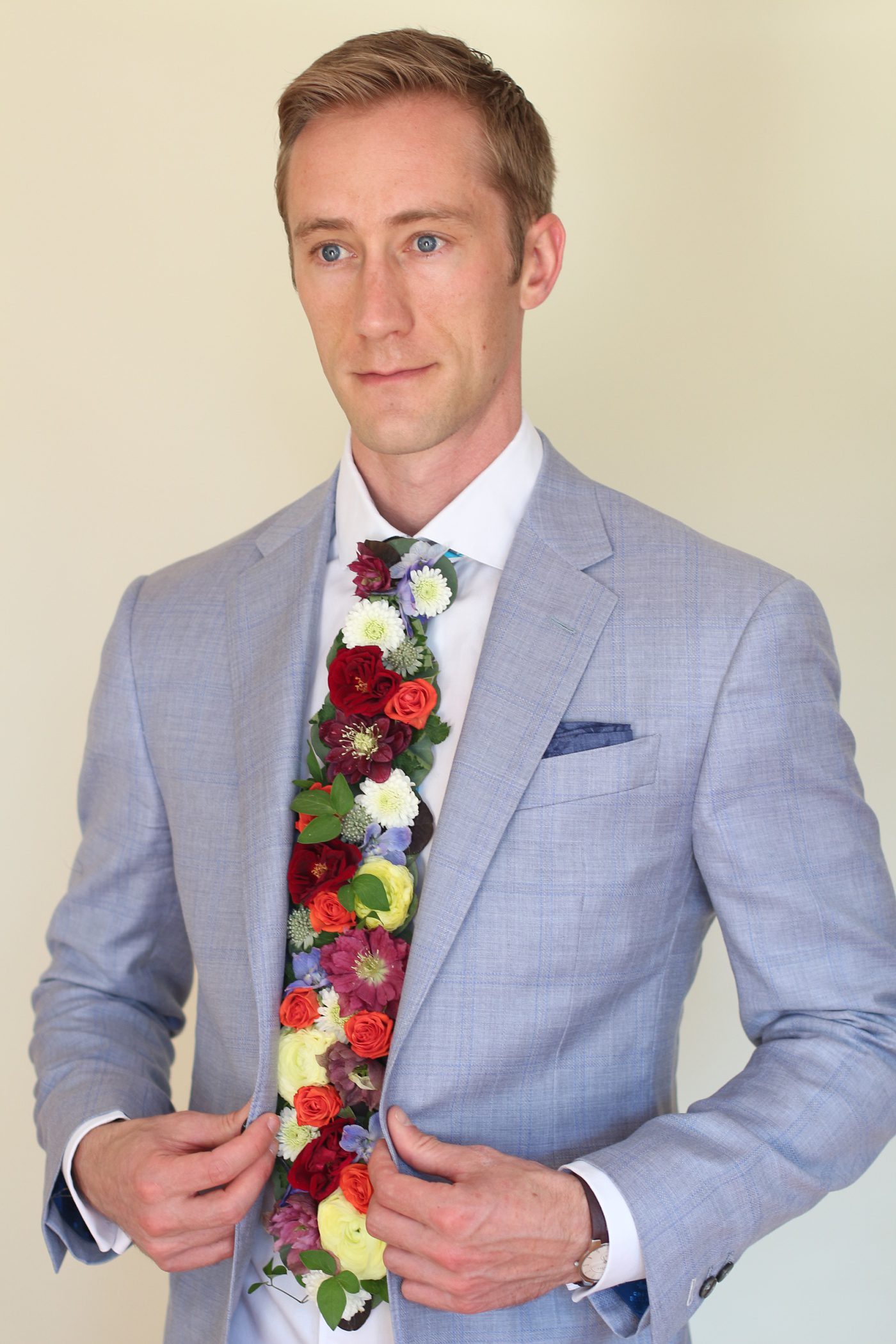 necktie made of real flowers